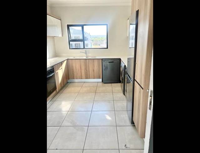 2 BEDROOM APARTMENT FOR SALE IN SILVER LAKES